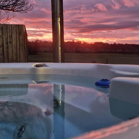 Bowland Breaks-A Luxury Barn Conversion With Optional Hot Tub, Log Burner And Countryside Views Лонгридж Экстерьер фото